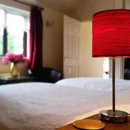 Miltons Country Lodge Lower Langford Екстериор снимка