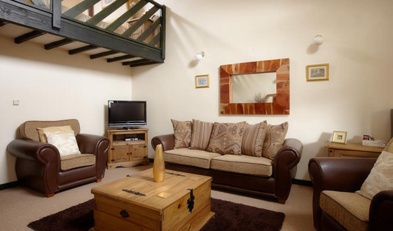 Miltons Country Lodge Lower Langford Екстериор снимка