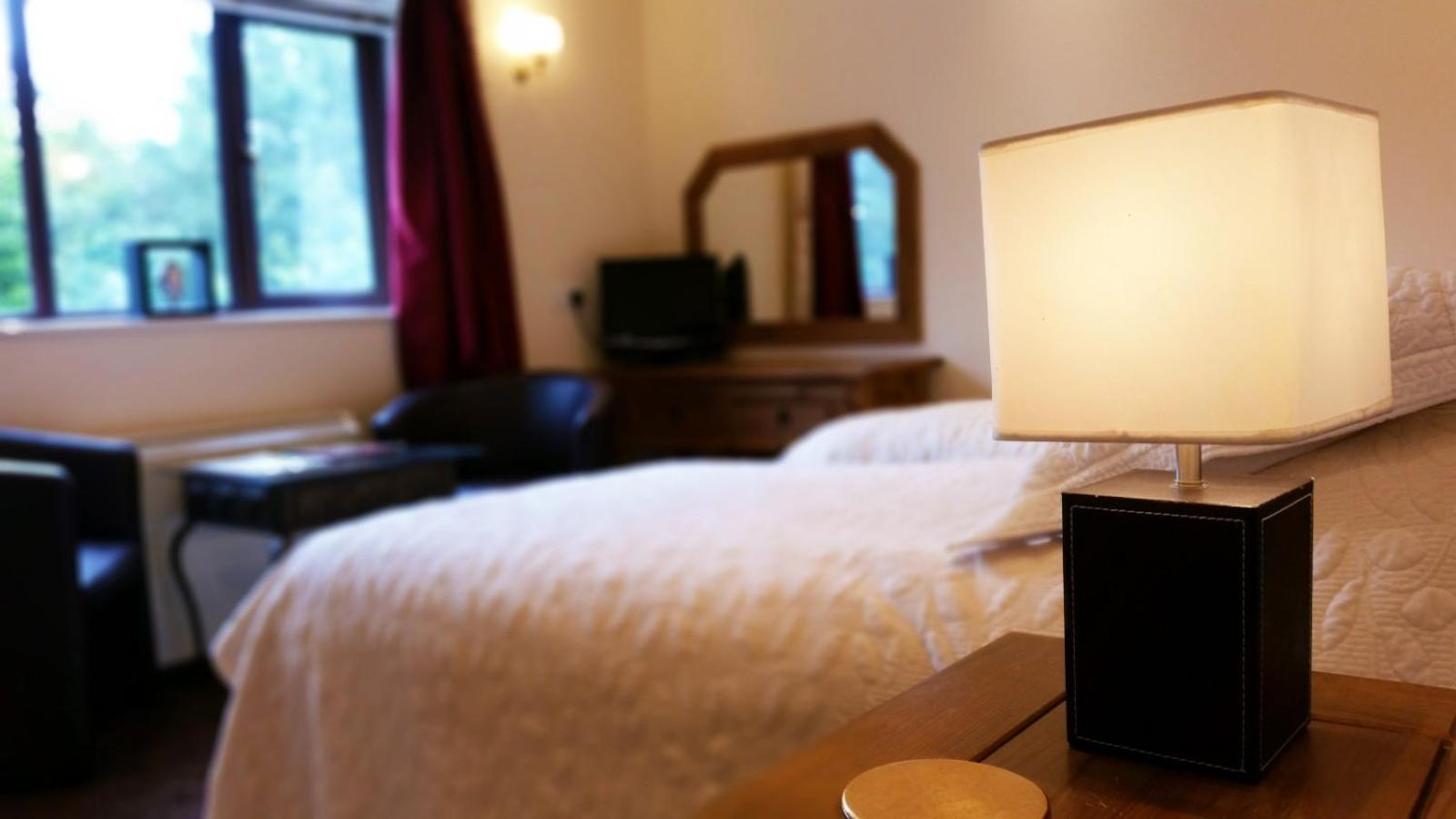 Miltons Country Lodge Lower Langford Екстериор снимка