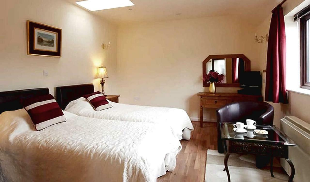 Miltons Country Lodge Lower Langford Екстериор снимка